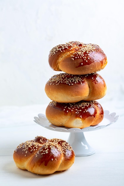 Foto frisches mini-challah-brot