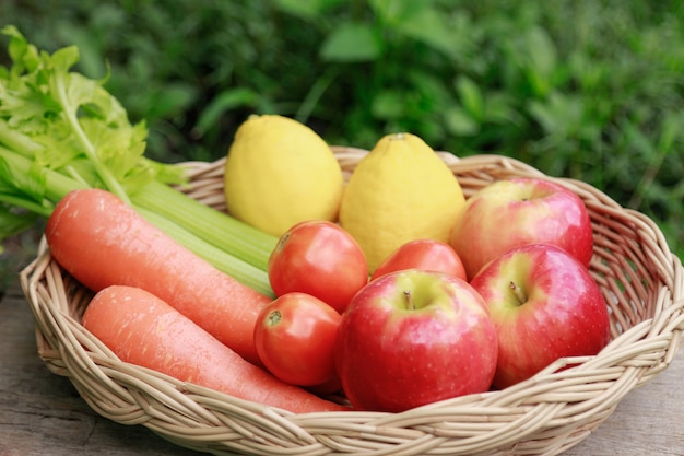 Frisches Obst für eine gesunde Ernährung im Alltag