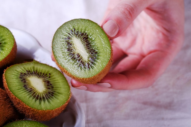 Frisches Obst Kiwi