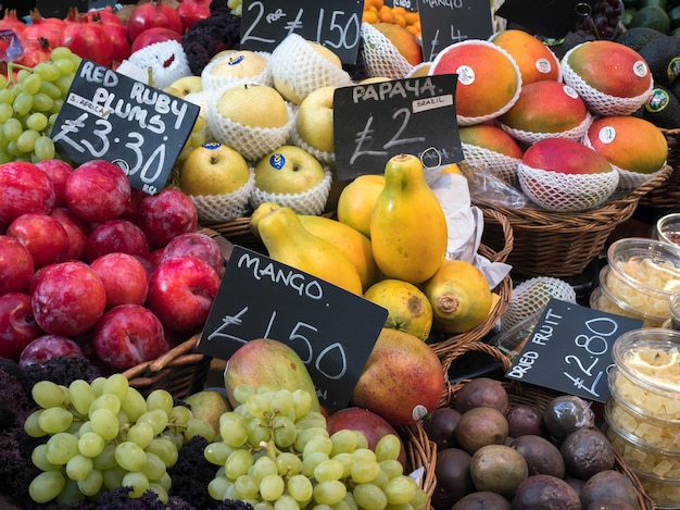 Frisches Obst zum Verkauf in Borough Market
