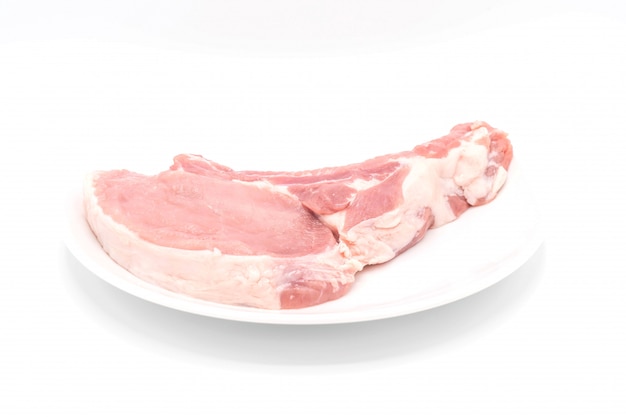 frisches rohes Schweinefleisch isoliert