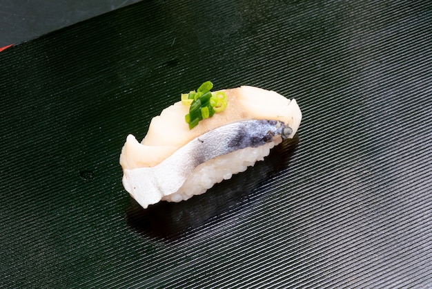 frisches Saba Sushi