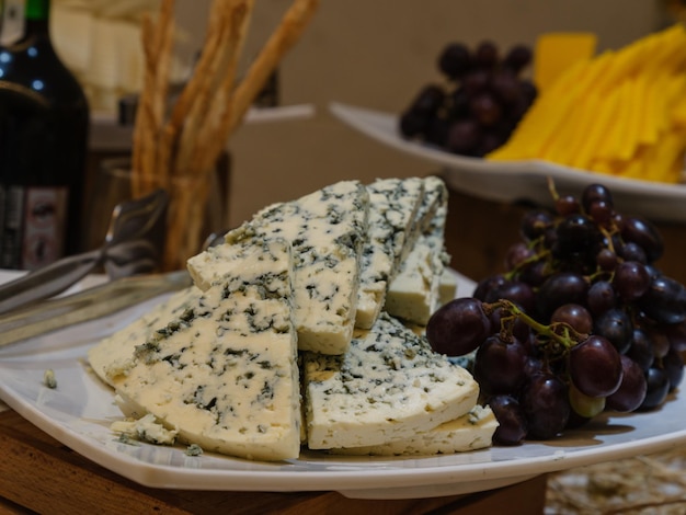 Frischkäse zum Frühstück an einem Hotelbuffet