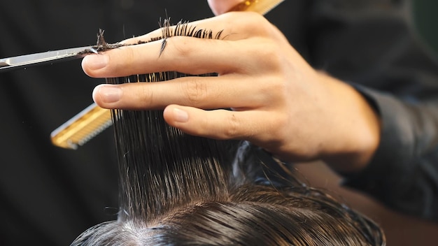 Friseur Haare schneiden Ideales Konzept für Friseur Friseursalon und Frisur