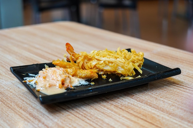 frittierte Garnelen in Mehl, japanische Küche, gebratene Garnelen, Garnelenkrapfen, Tempura Ebi Furai