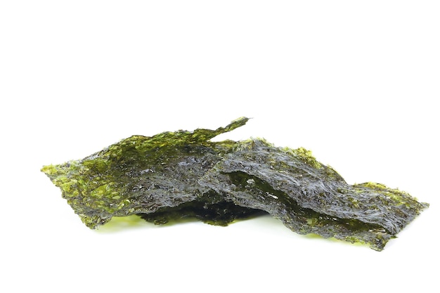 Frittierte tiefgrüne Algen, dünne Chips, knuspriger Snack