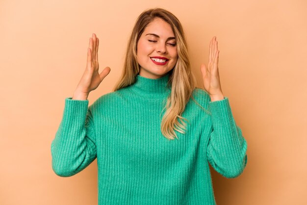 Fröhliches Lachen viel Glückskonzept