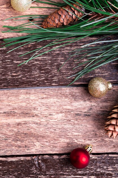 Frohe Weihnacht-neues Jahr-Zusammensetzungs-rustikaler Hintergrund. Flache Lage.