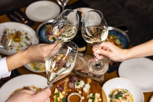 Frohe Weihnachten. Familienessen an Feiertagen