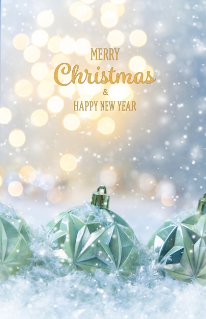 Frohe Weihnachten, Feiertagsgrußkartenhintergrund. Selektiver Fokus. Natur.