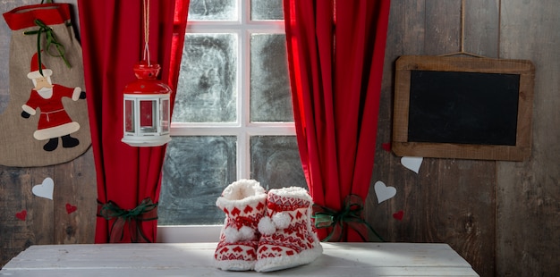 Frohe Weihnachten Komposition mit Pantoffelschuhen