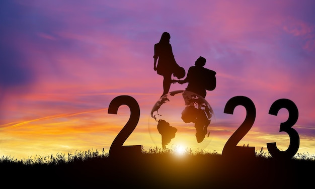 Frohes neues Jahr 2023 in Silhouette für Paare oder Partner