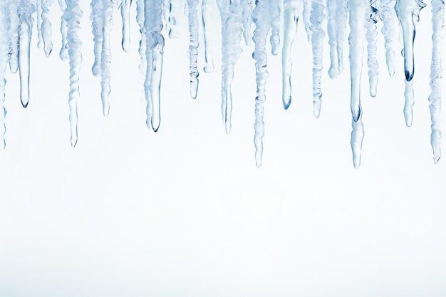 Foto frontera de hielo en fondo blanco con espacio de copia vacío