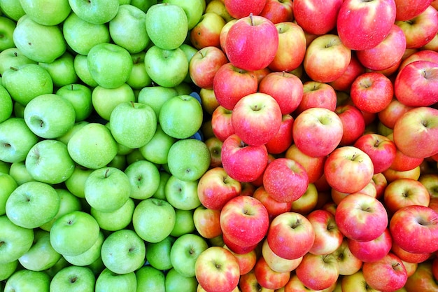 Frucht roter und grüner gesunder Bio-Apfel