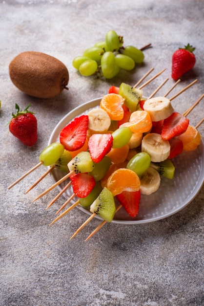 Fruchtaufsteckspindeln, gesunder Sommersnack