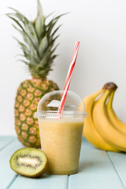 Fruchtsmoothie mit bananen