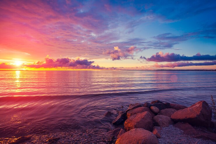 Foto früher morgen, sonnenaufgang über dem meer