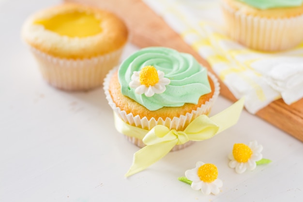 Frühling Cupcakes Dekoration und Zutaten