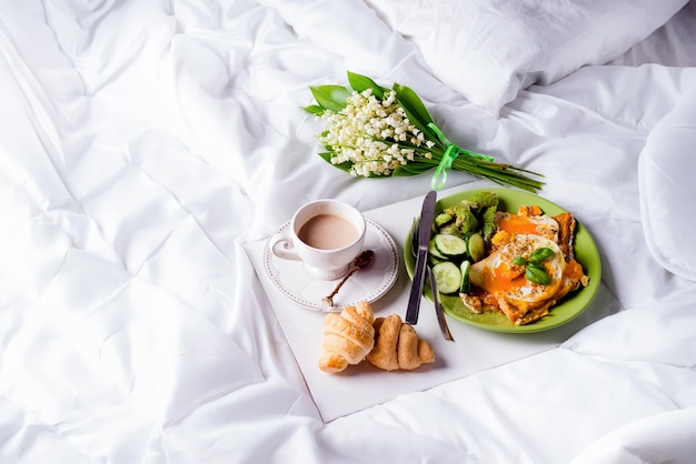 Frühstück im Bett.