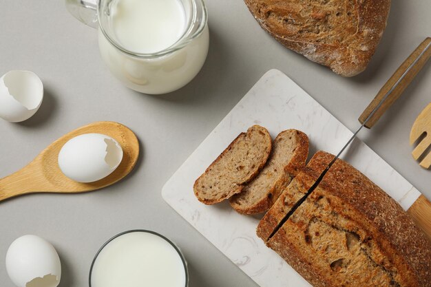 Frühstück leckeres Lebensmittelkonzept Milch mit Backwaren