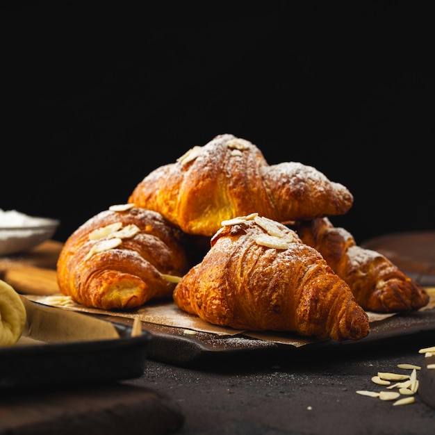 Frühstückscroissant mit Schokolade