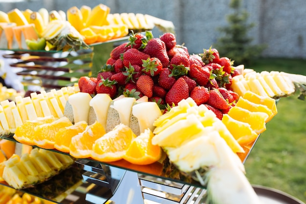 Fruta en catering en mesa