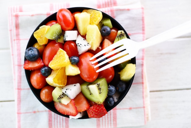 Fruta de salada de frutas frescas frutas e vegetais de verão