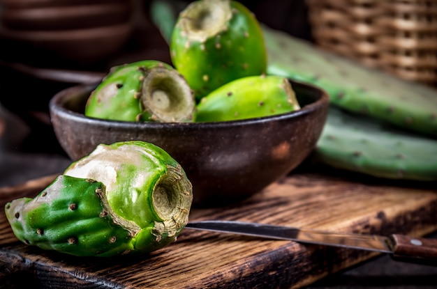 Fruta do cacto de atum, pera espinhosa, pera do cacto.