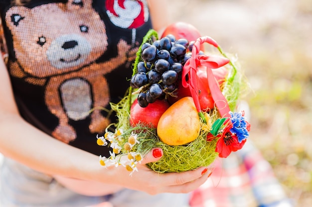 Fruta ecológica en baske