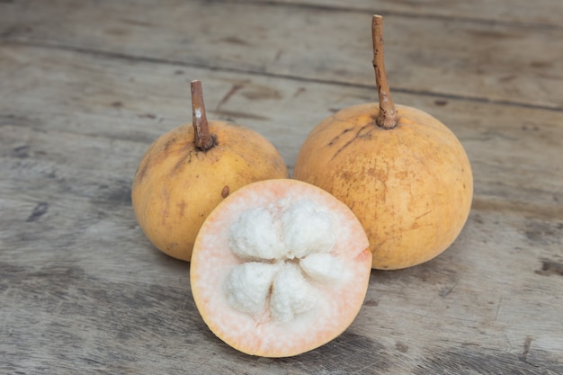 Fruta fresca de santol