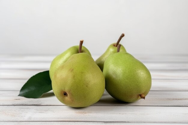 Fruta fresca de pyrus pyriforia o pera china en una mesa de madera blanca