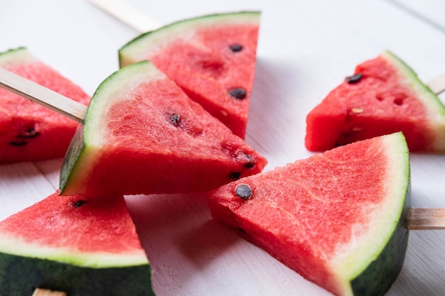 Fruta fresca de sandía en la mesa