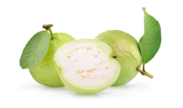 Fruta de guayaba aislado