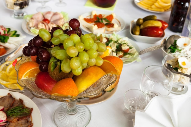 Fruta en un jarrón