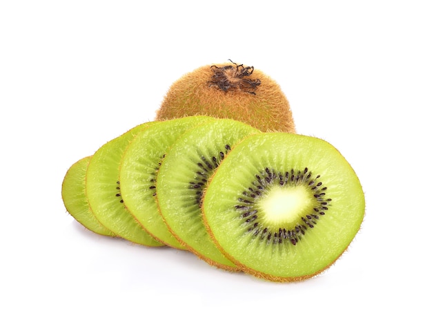 Fruta de kiwi en el fondo blanco