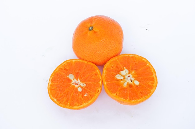 Foto fruta laranja em fundo branco