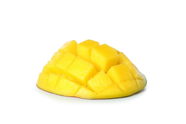 Fruta madura da manga isolada na superfície branca