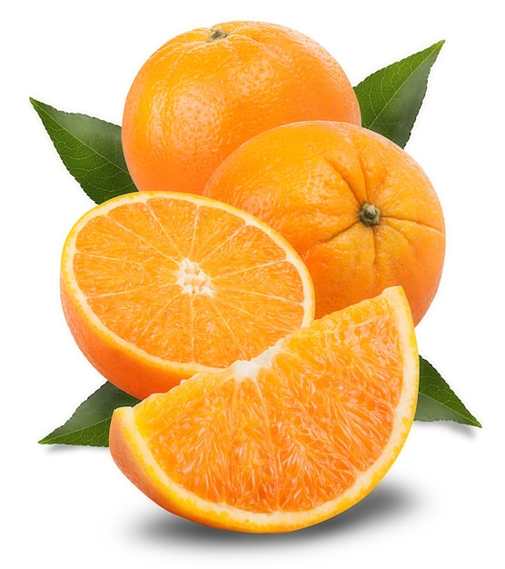 Fruta naranja aislada sobre fondo blanco