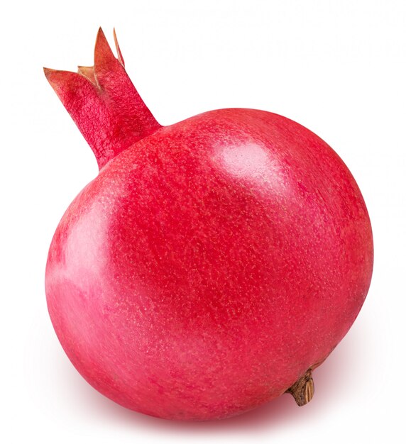 Fruta roja madura de la granada aislada