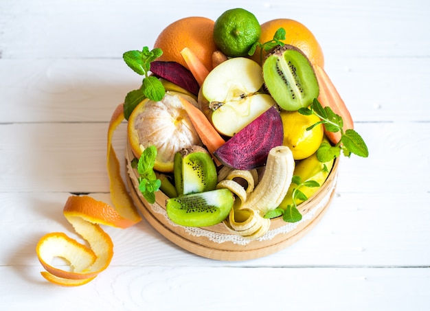 fruta sana comiendo