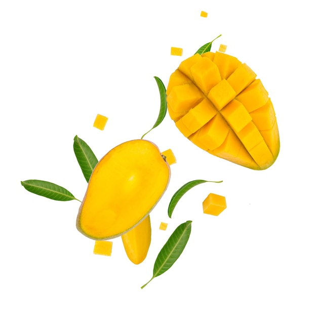 Foto fruta tropical de mango con hojas y mangos cubo aislado fondo blanco.