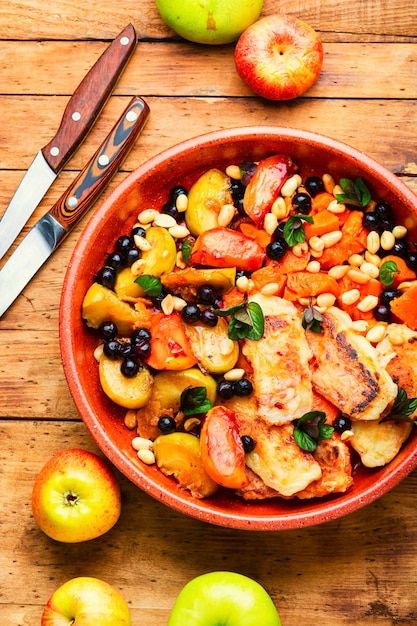 Frutas al horno, frutos rojos con queso