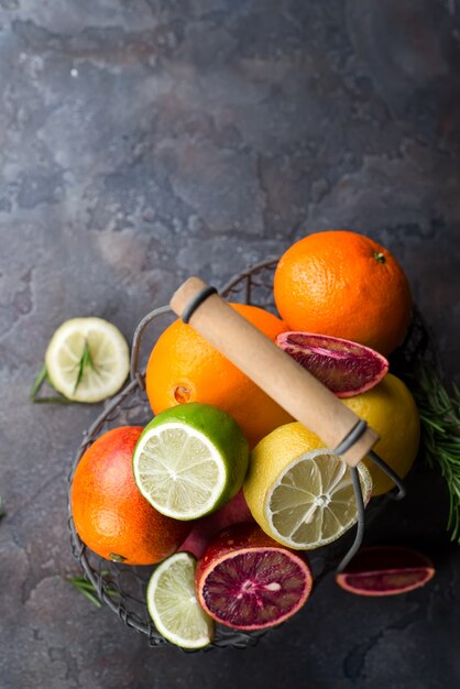 frutas en una canasta