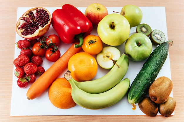 Frutas e vegetais isolados