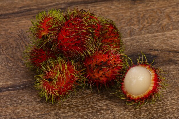 Foto frutas exóticas doces tropicais rambutan