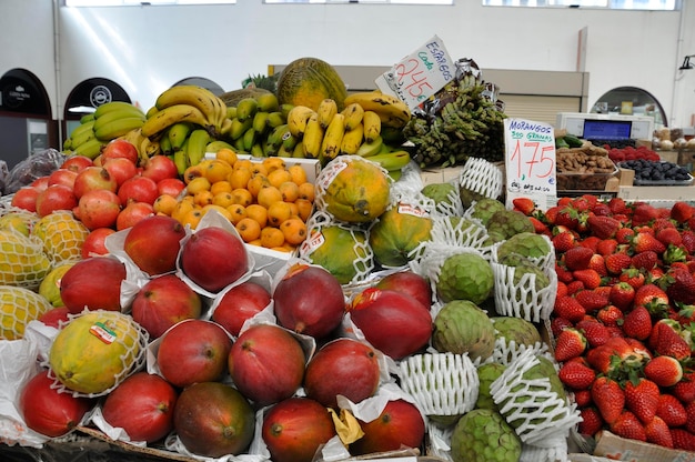 Frutas exóticas em um mercado em Portugal