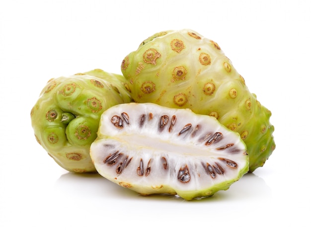 Frutas exóticas, frutas noni isoladas