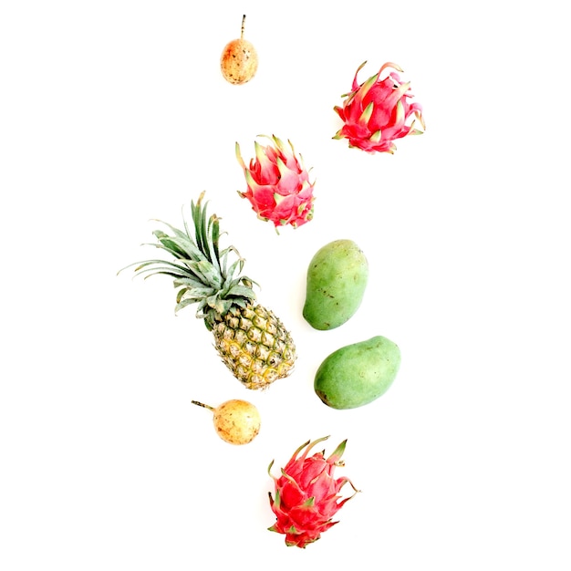 Frutas exóticas: mango, piña, maracuyá y fruta del dragón