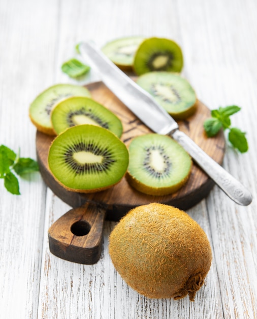 Frutas frescas de kiwi