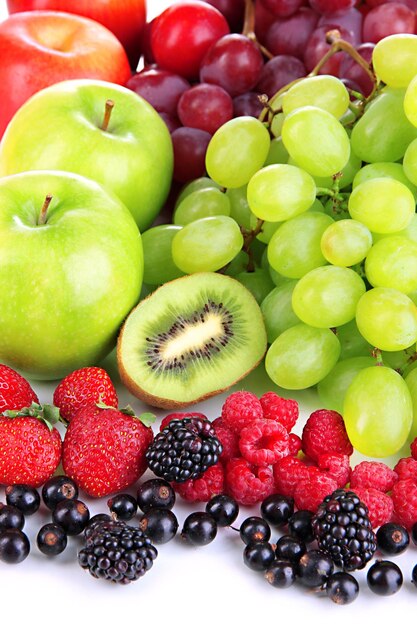 Frutas frescas e bagas de perto